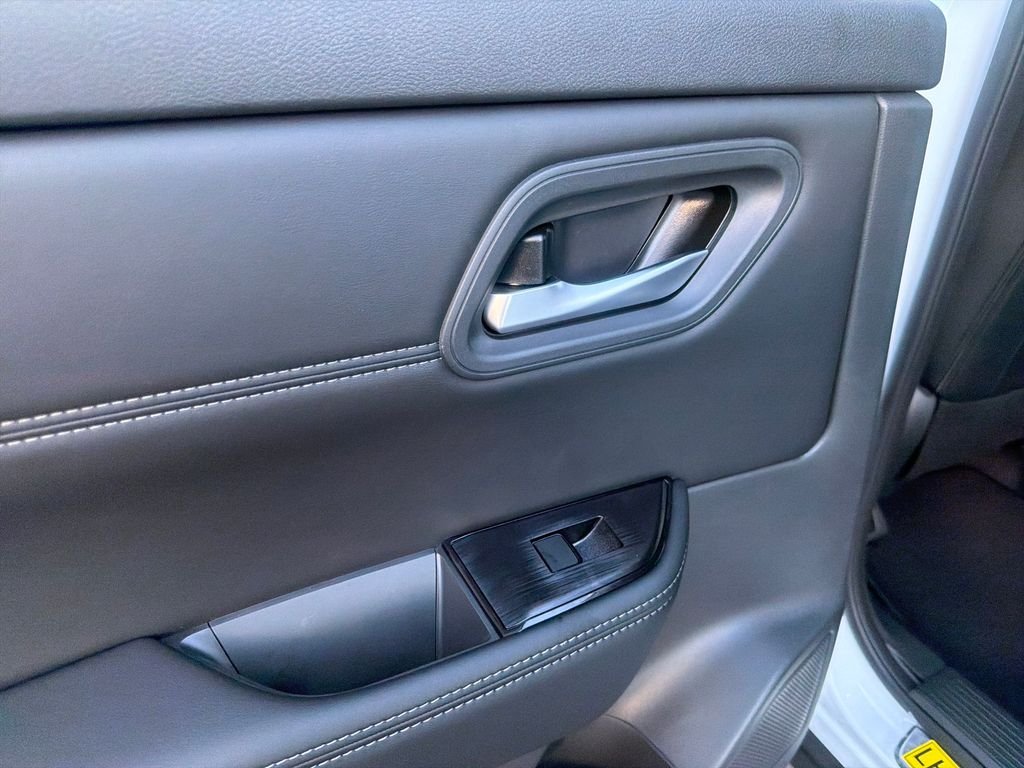 New 2026 Nissan Rogue Dark Armor 4D Sport Utility