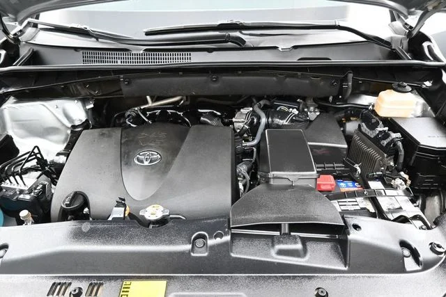 Used 2017 Silver Toyota XLE image 44