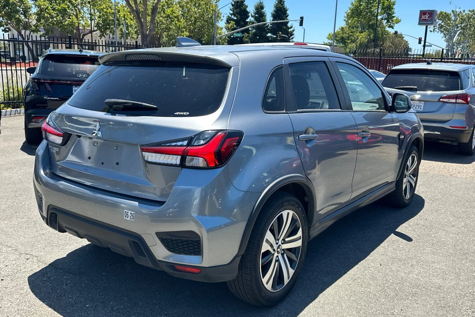 Used 2024  Mitsubishi 2.0 SE image 5