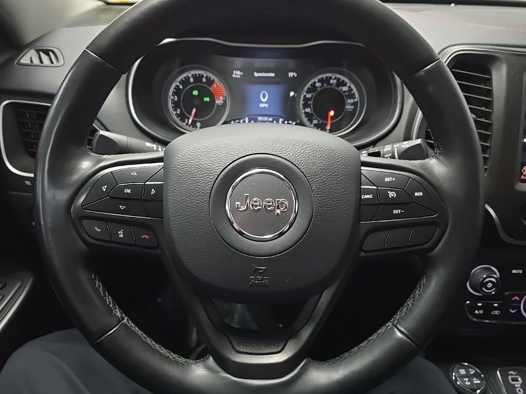 Used 2019 White Jeep Trailhawk image 22