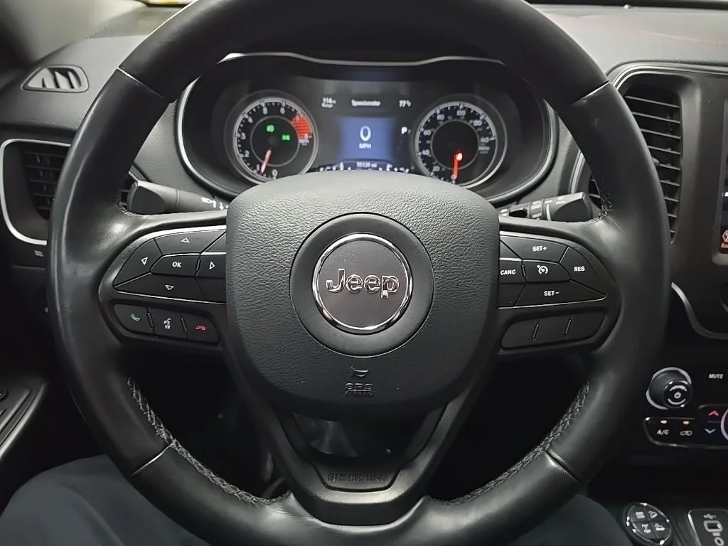Used 2019 White Jeep Trailhawk image 22