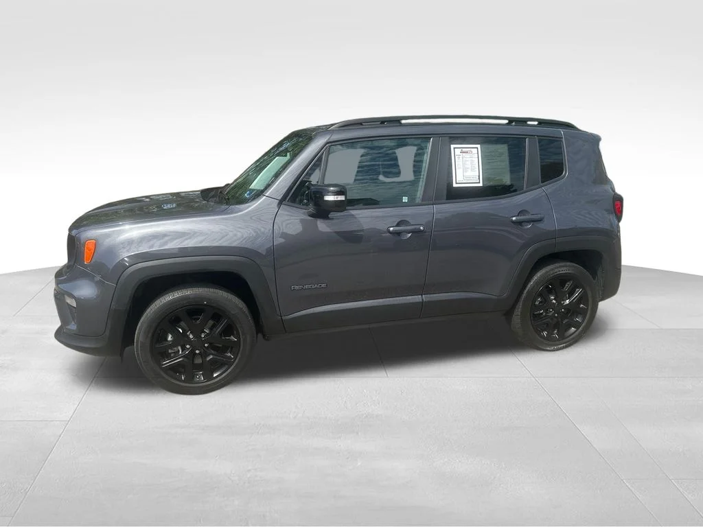 Used 2023 Gray Jeep Altitude image 4