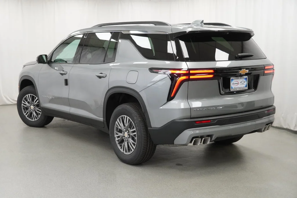 New 2027 Sterling Gray Metallic Chevrolet LT image 5