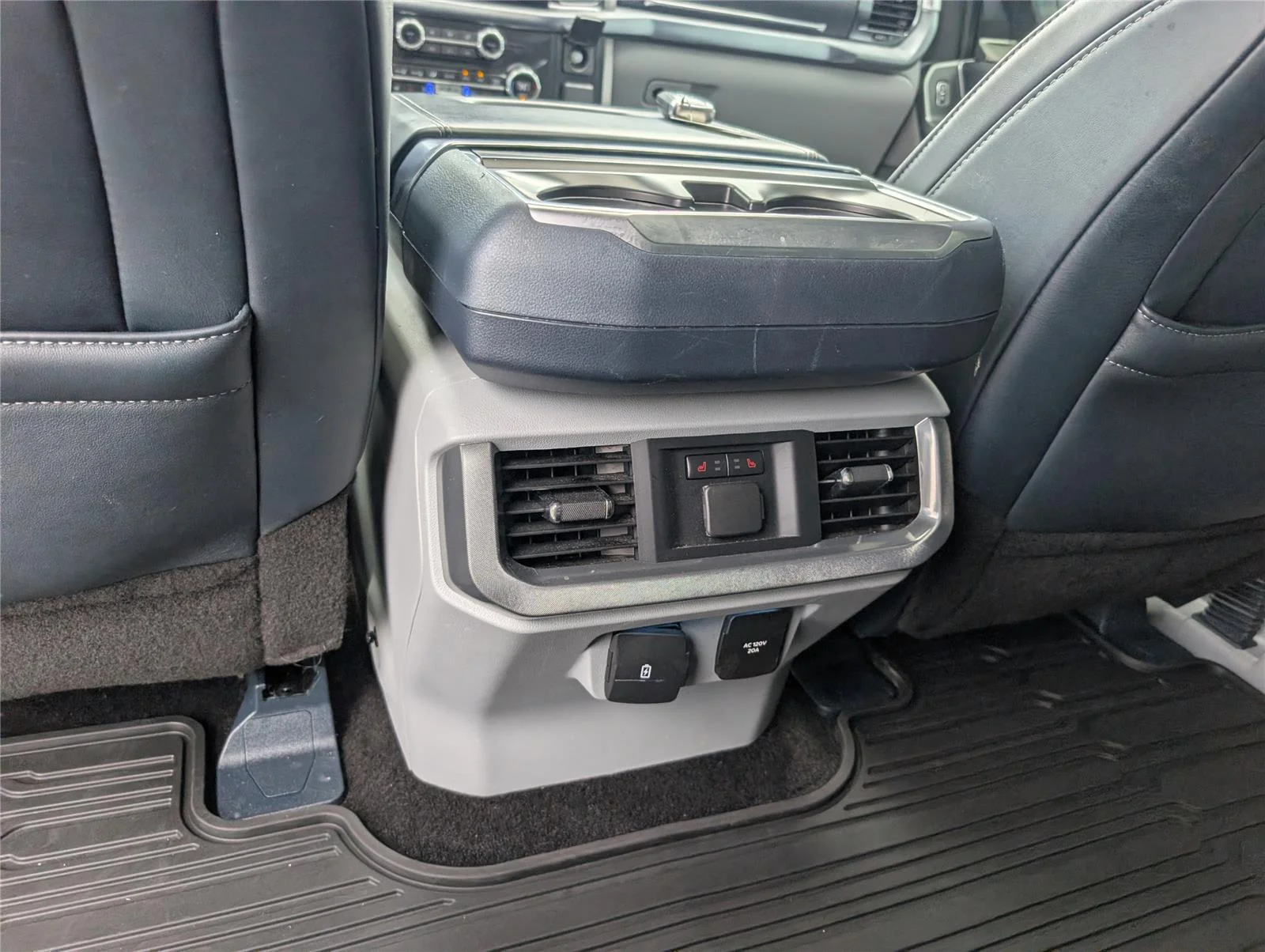 Used 2021 Star White Metallic Tri-Coat Ford Limited image 31
