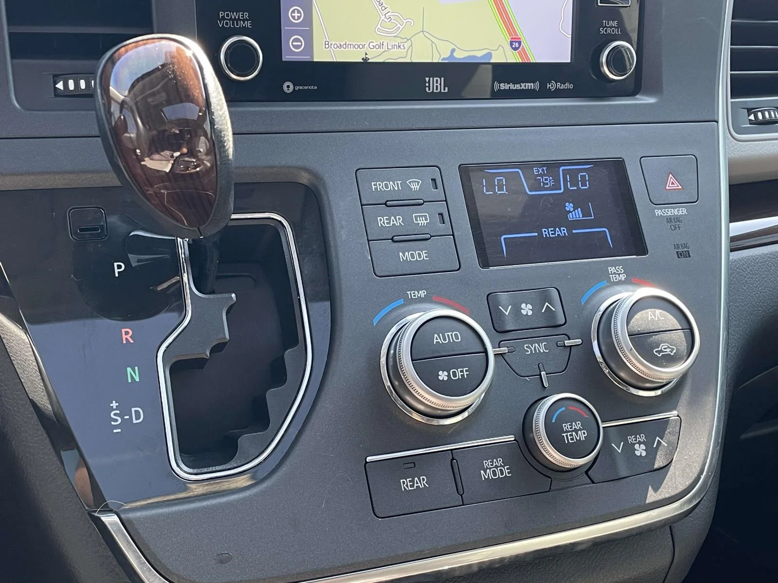 Used 2019 Blizzard Pearl Toyota Limited Premium image 21