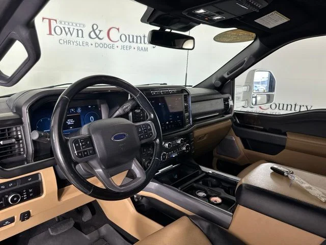 Used 2023 White Ford Lariat image 27