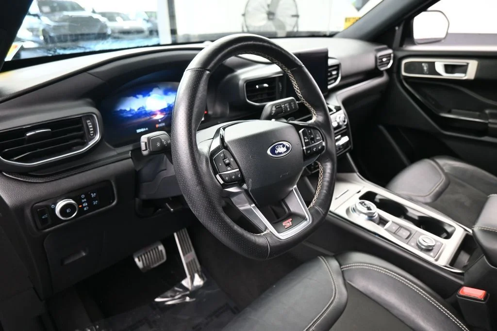 2023 Ford Explorer ST - Photo 10
