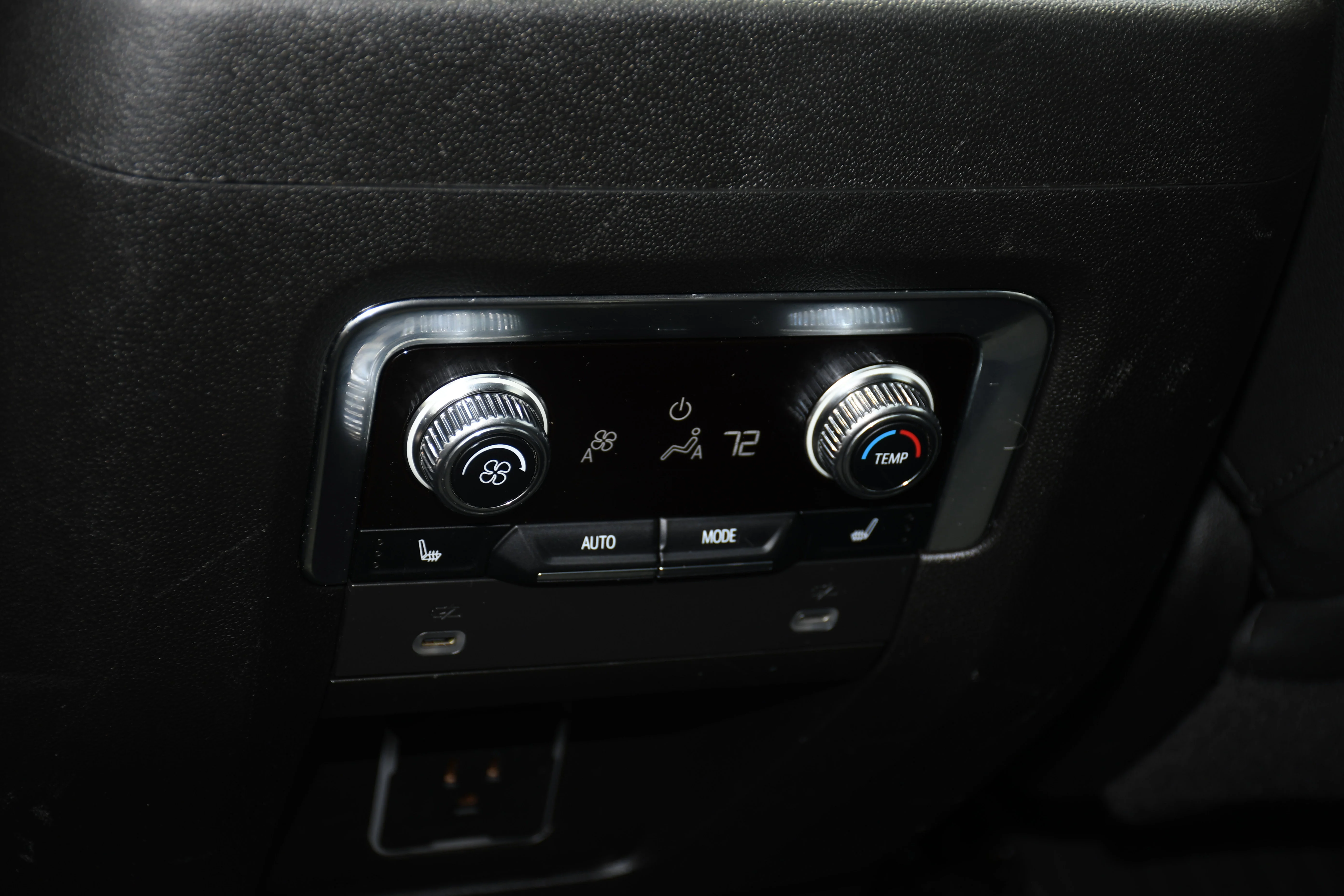 2023 GMC Yukon XL AT4 - Photo 17