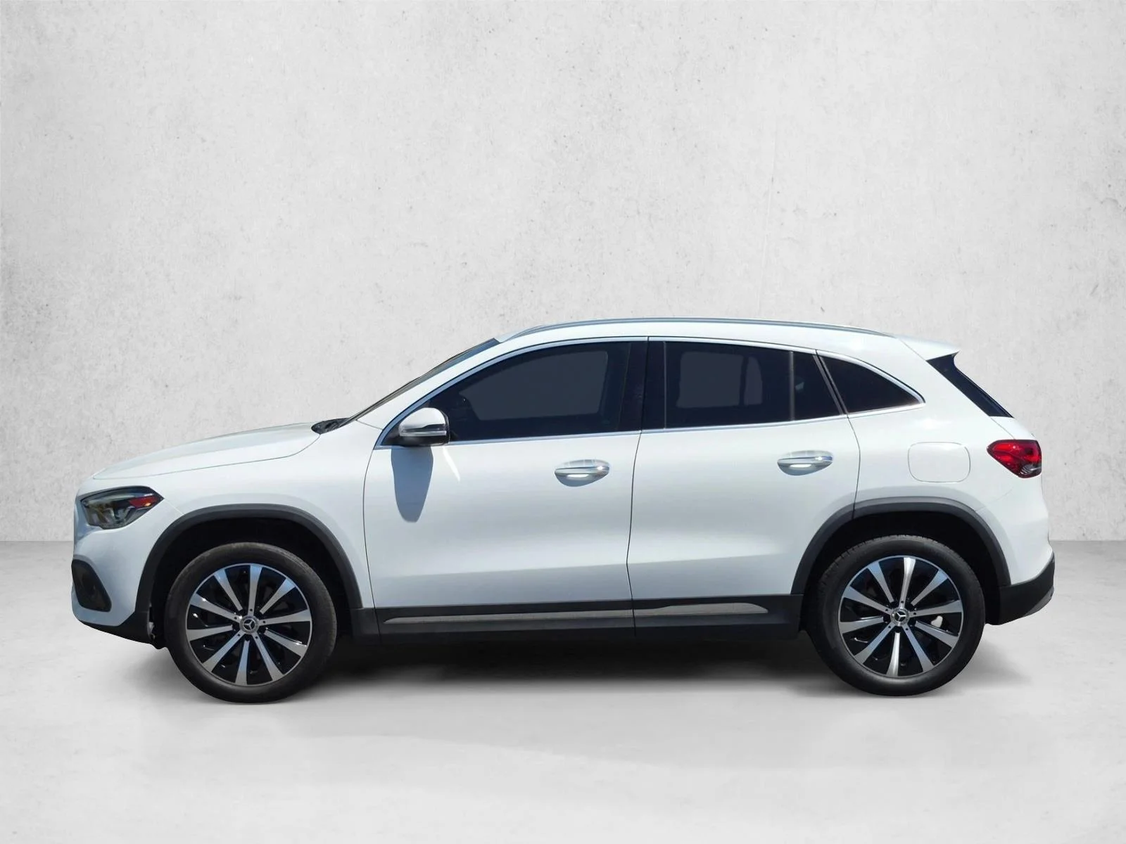 Used 2021 Polar White Mercedes-Benz GLA 250 image 8