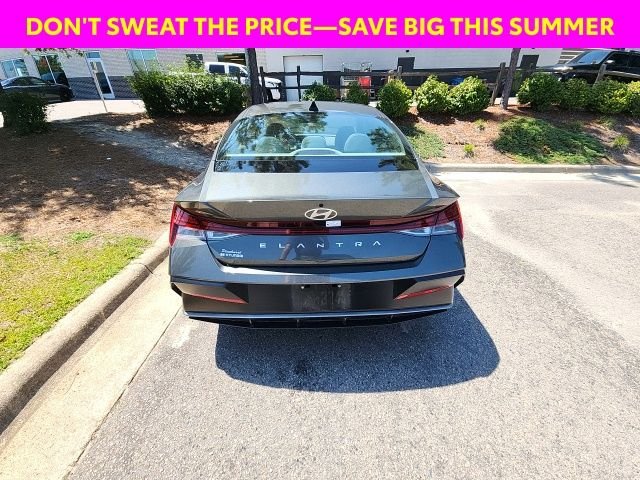 Used 2025 Gray Hyundai SEL Convenience image 8