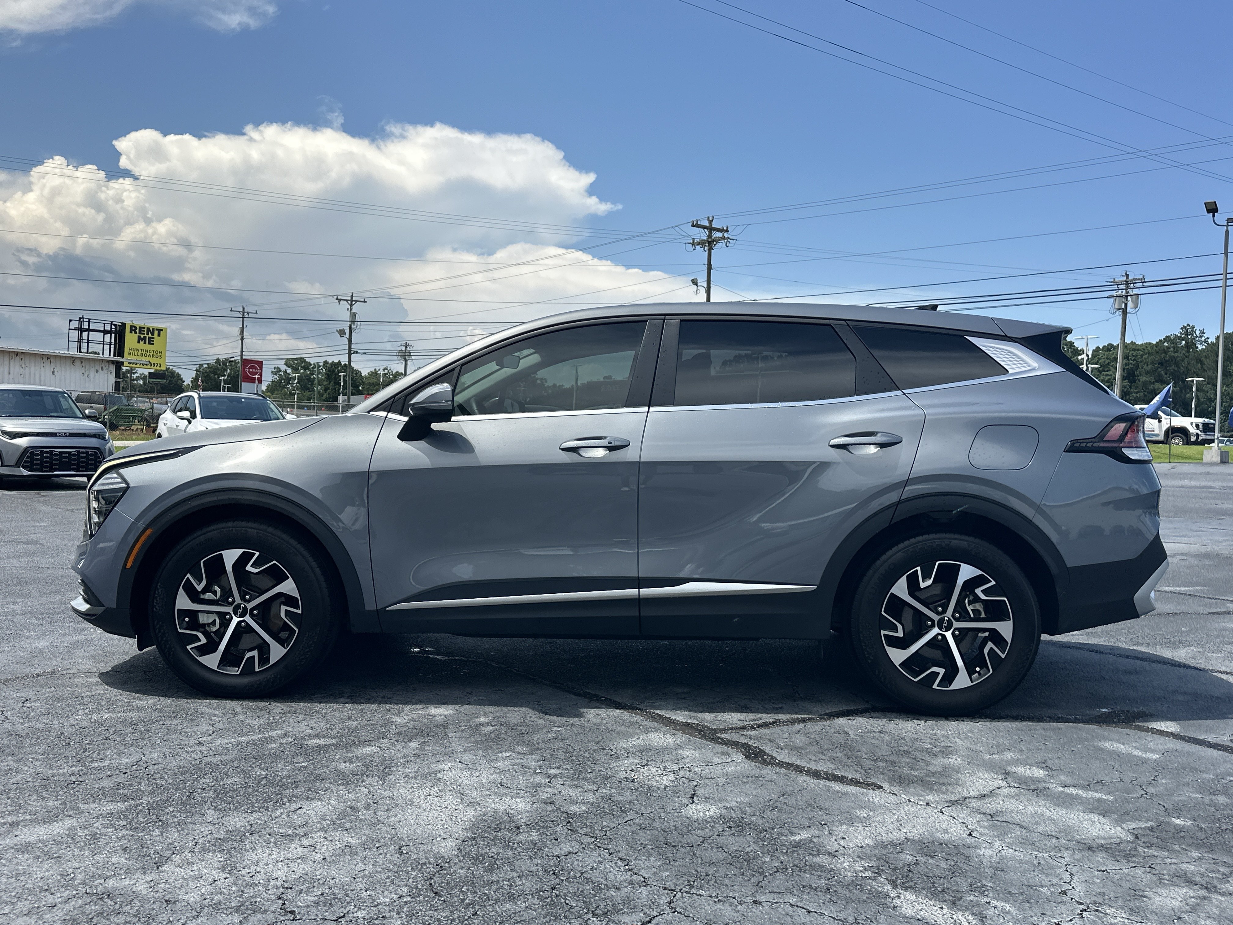 Used 2025 Everlasting Silver Kia EX image 5