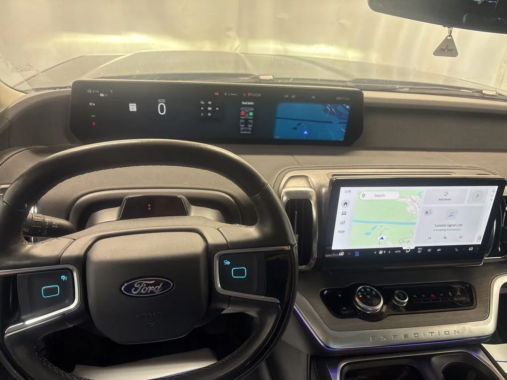 Used 2025 Black Ford Platinum image 18