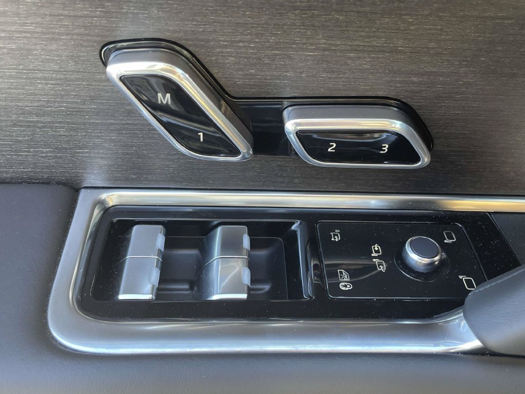 2025 Land Rover Range Rover SE - Photo 24
