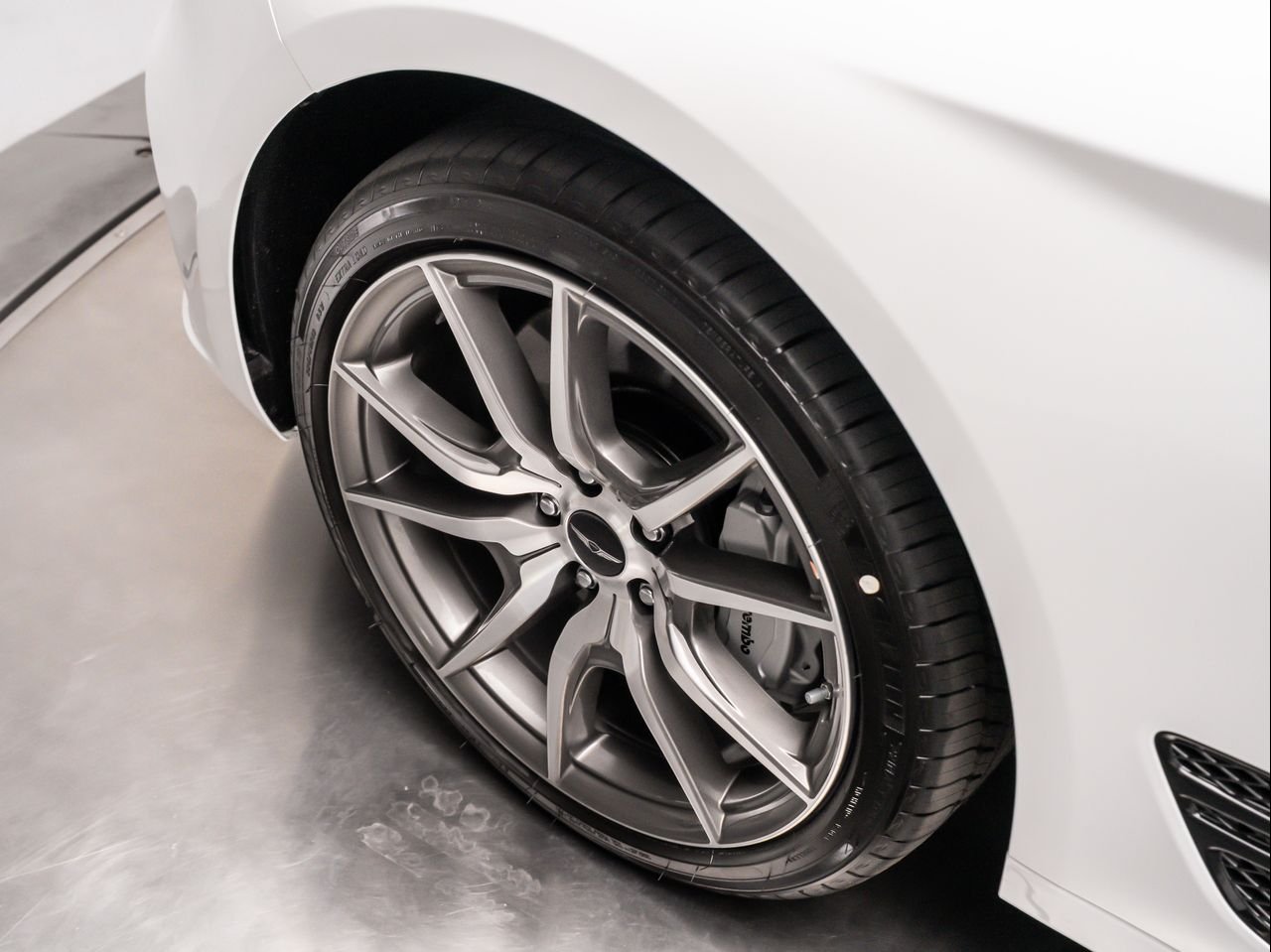 New 2026 Uyuni White Genesis 2.5T image 12
