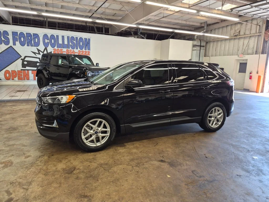 Certified Used 2022 Black Metallic Ford SEL image 2
