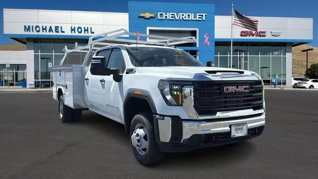 2026 GMC Sierra 4WD Crew Cab Standard Box Pro's photo