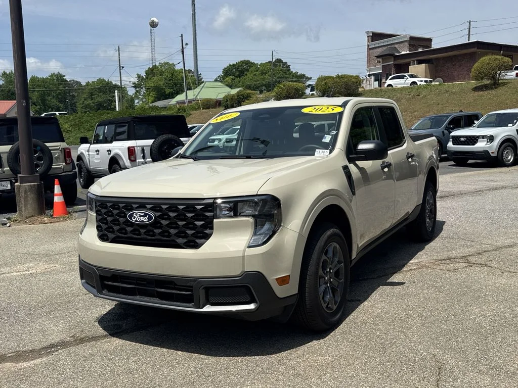 New 2025 Desert Sand Ford XLT image 3