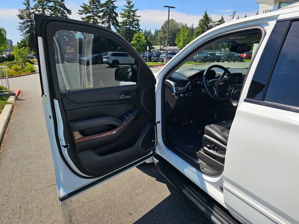 Used 2018 SUMMIT WHITE Chevrolet Premier image 22