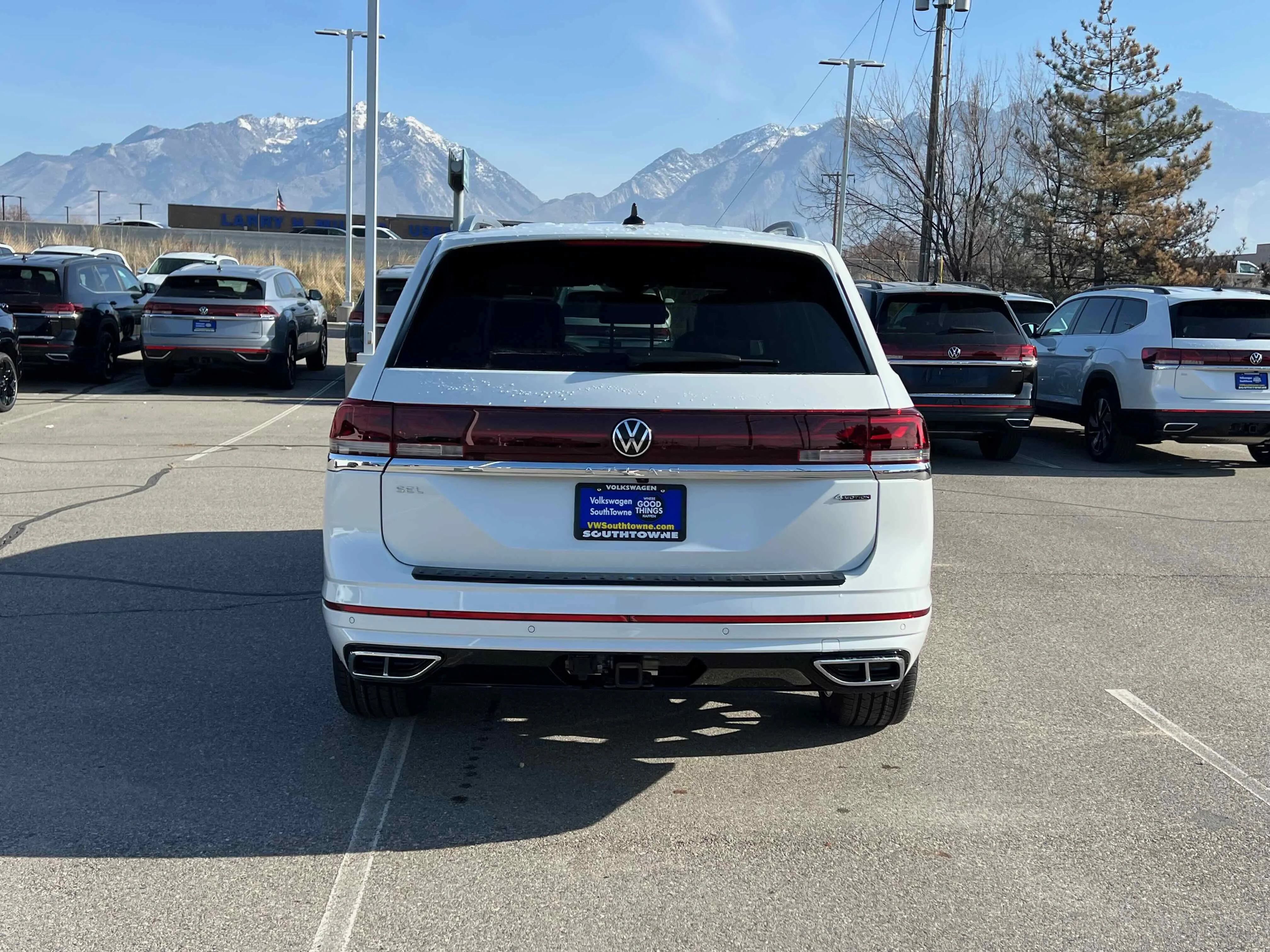 New 2026 Opal White Volkswagen 2.0T SEL Premium R-Line image 10