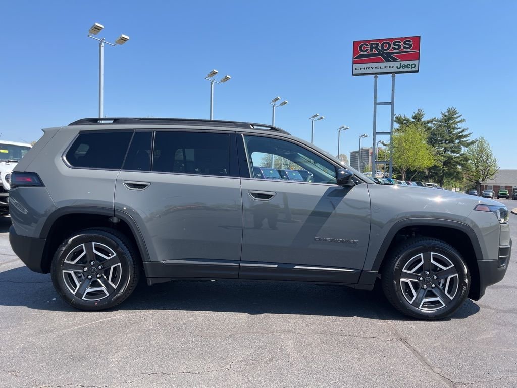 New 2026 Sting-Gray Clearcoat Jeep Laredo image 43