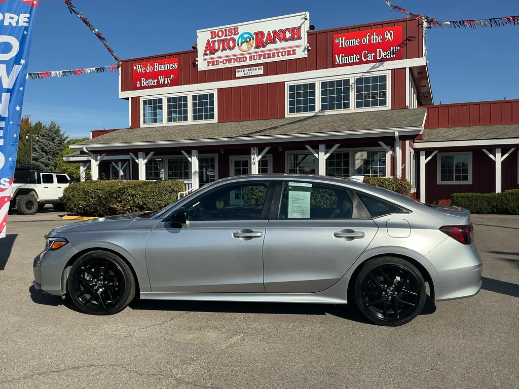 Used 2025 SOLAR SILVER METALLIC Honda Sport image 8