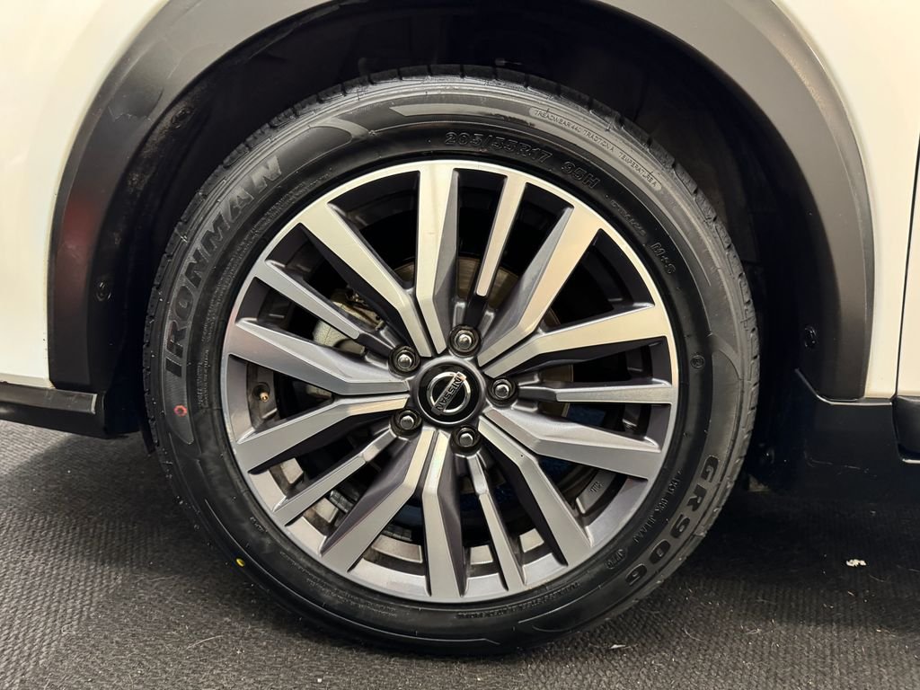 Used 2021 White Nissan SV image 12