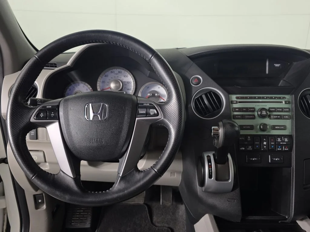 Used 2011  Honda EX-L image 9