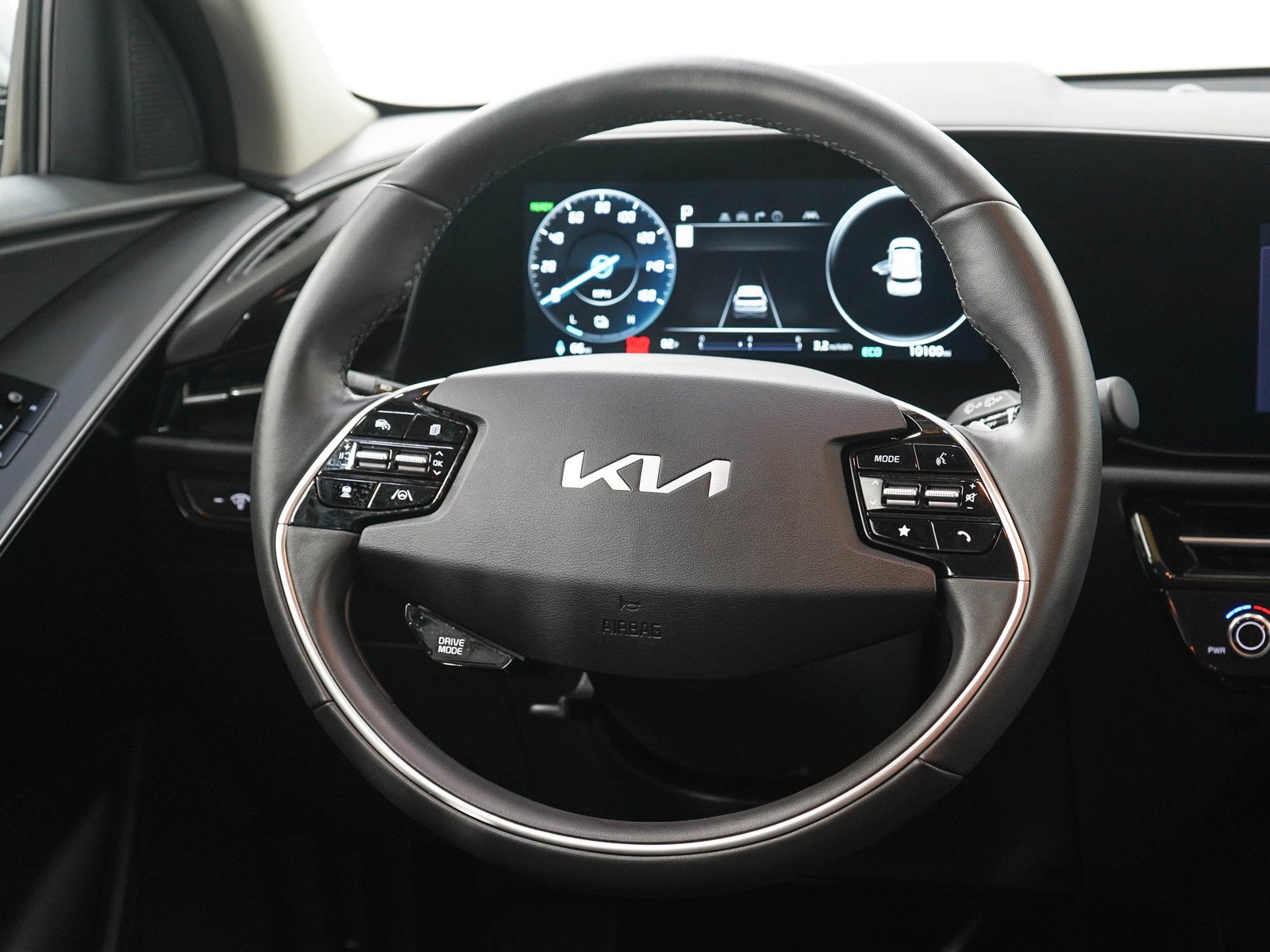 Used 2024 Steel Gray Kia Wind image 18