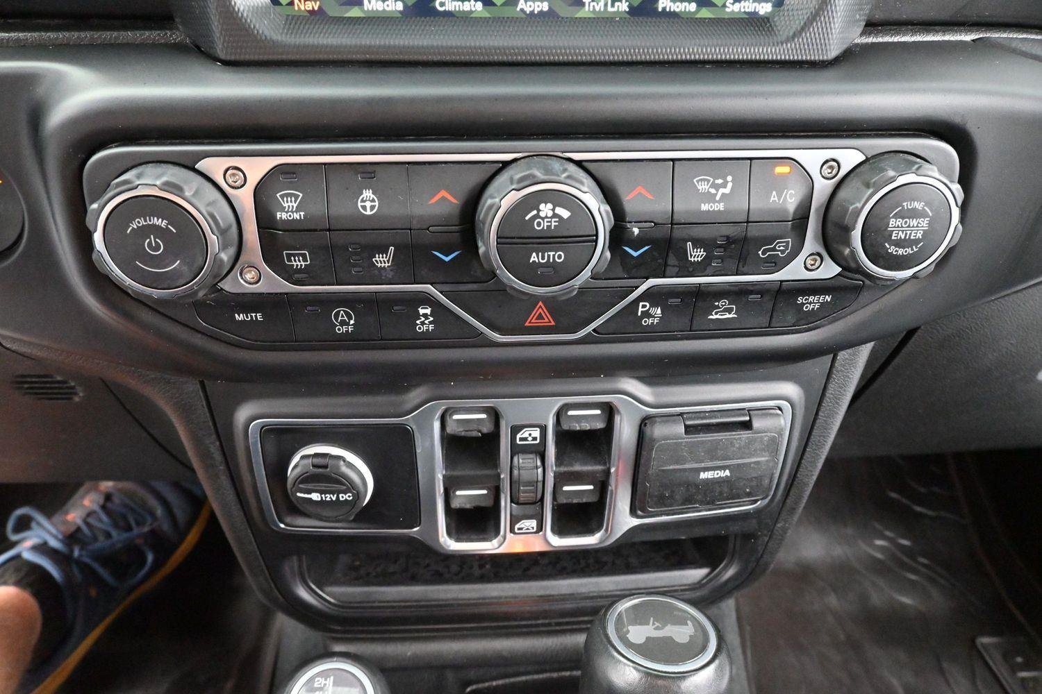 Used 2022 Bright White Clearcoat Jeep Unlimited Sahara Altitude image 23