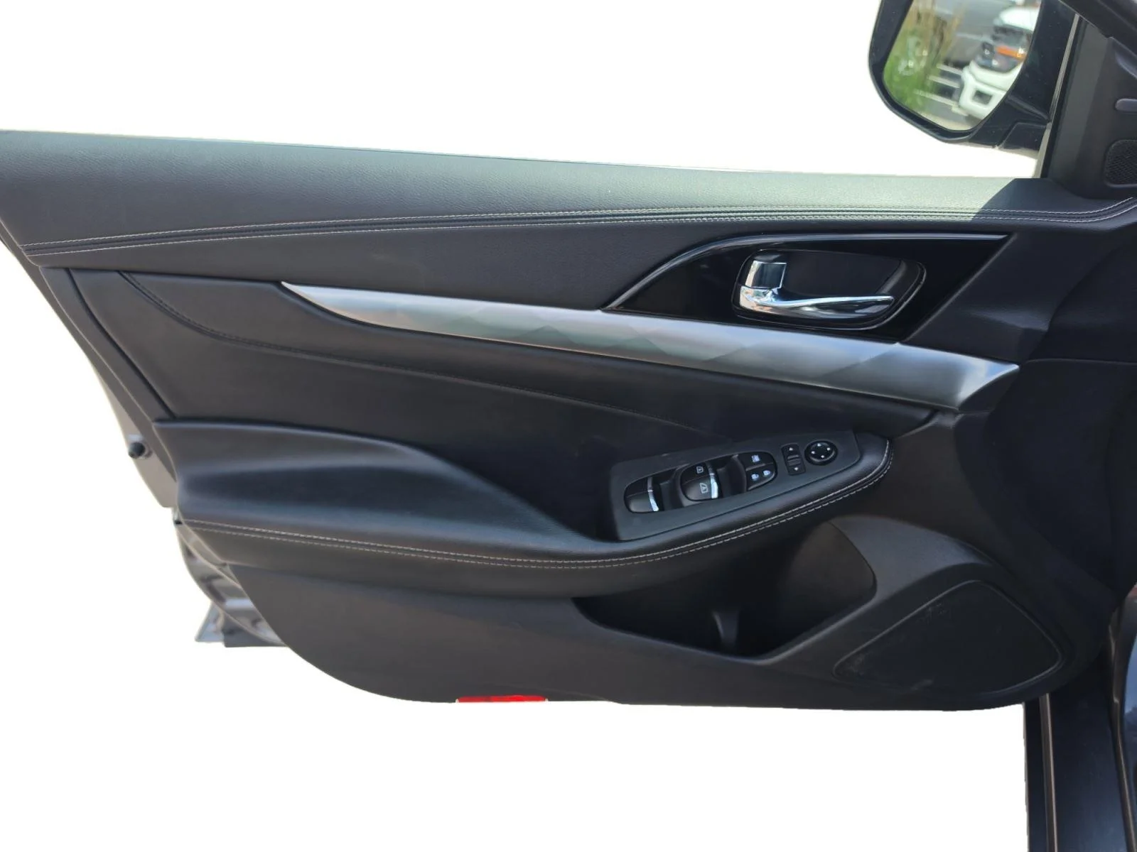 Used 2023 GRAY NISSAN SL SEDAN image 9