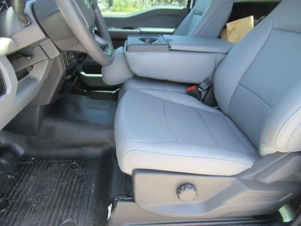 2024 Ford F-550 Super Duty Chassis Cab XL - Photo 14