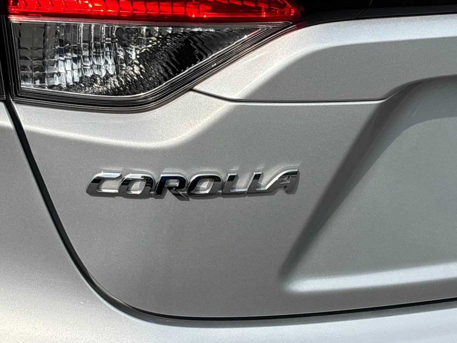 Used 2024 Classic Silver Metallic Toyota LE image 10