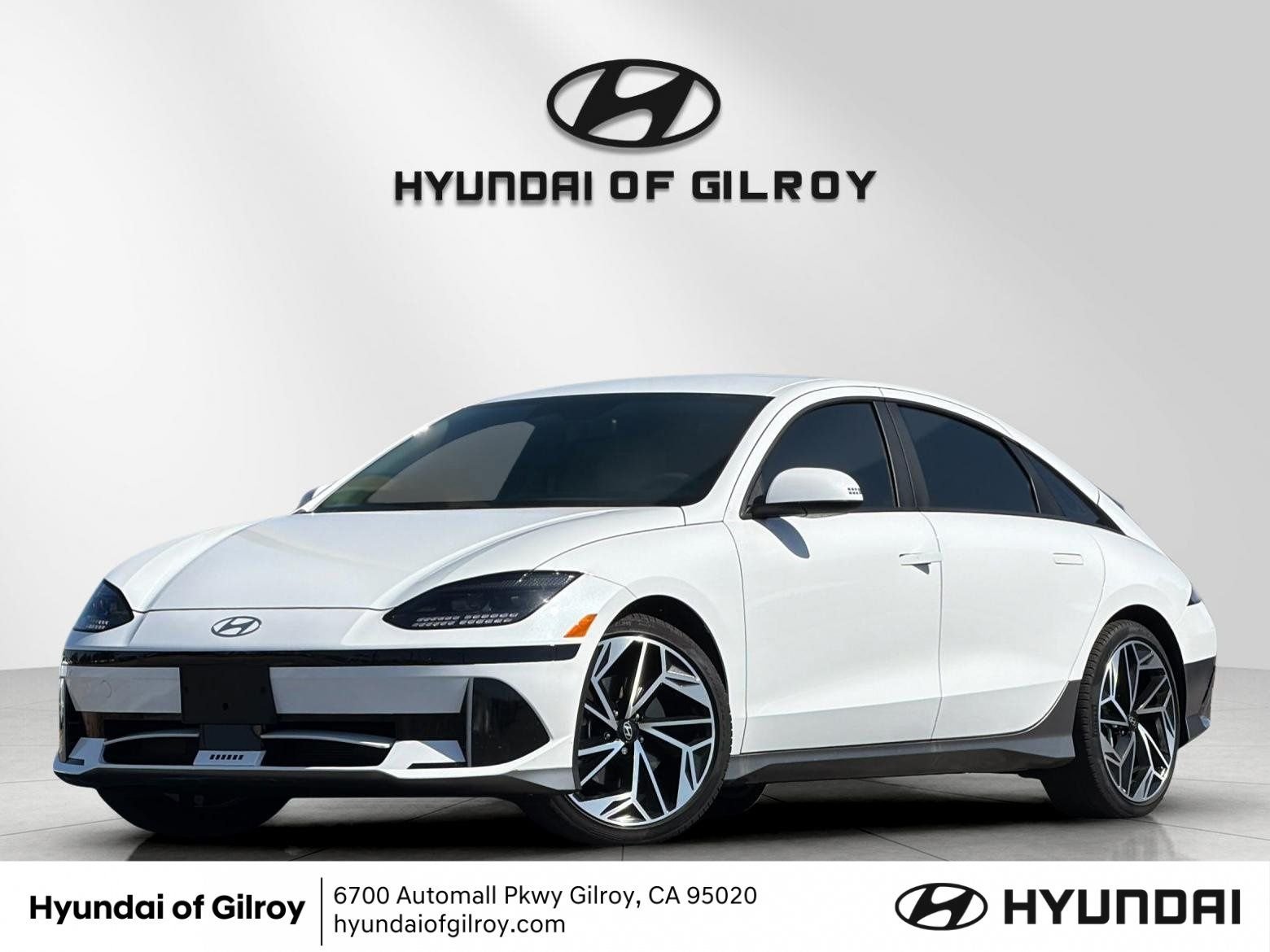 Used 2024 White Hyundai SEL image 1