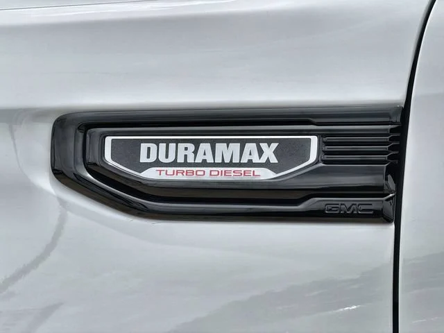 Used 2024 Summit White GMC Elevation image 31