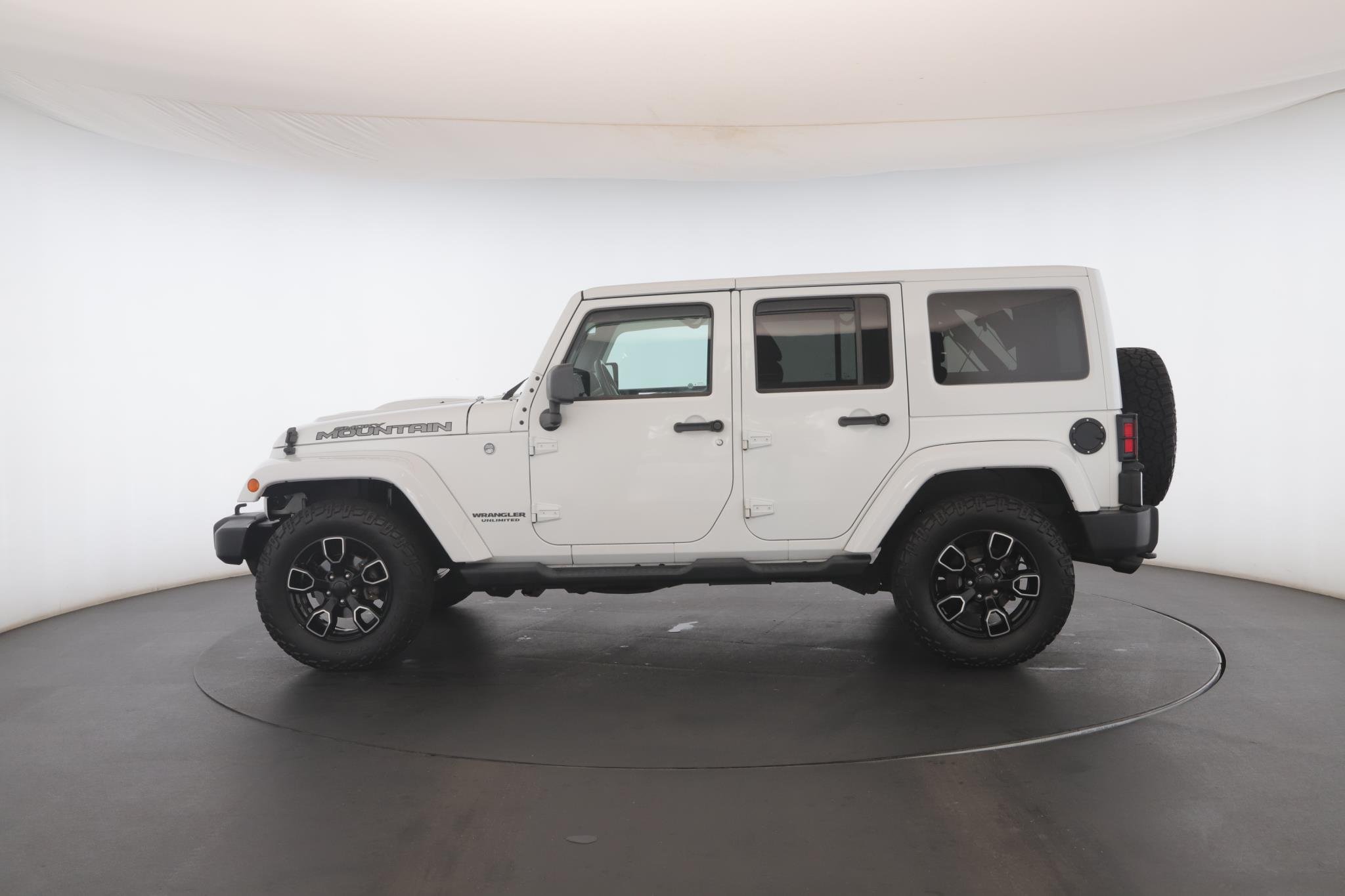 Used 2017 Bright White Clearcoat Jeep Smoky Mountain 4x4 image 16