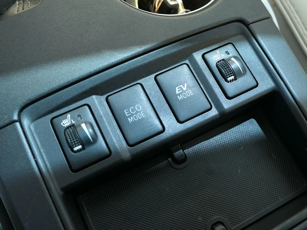 Used 2017 Gray Toyota XLE image 23