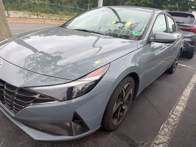 Used 2023 Electric Hyundai Limited image 6