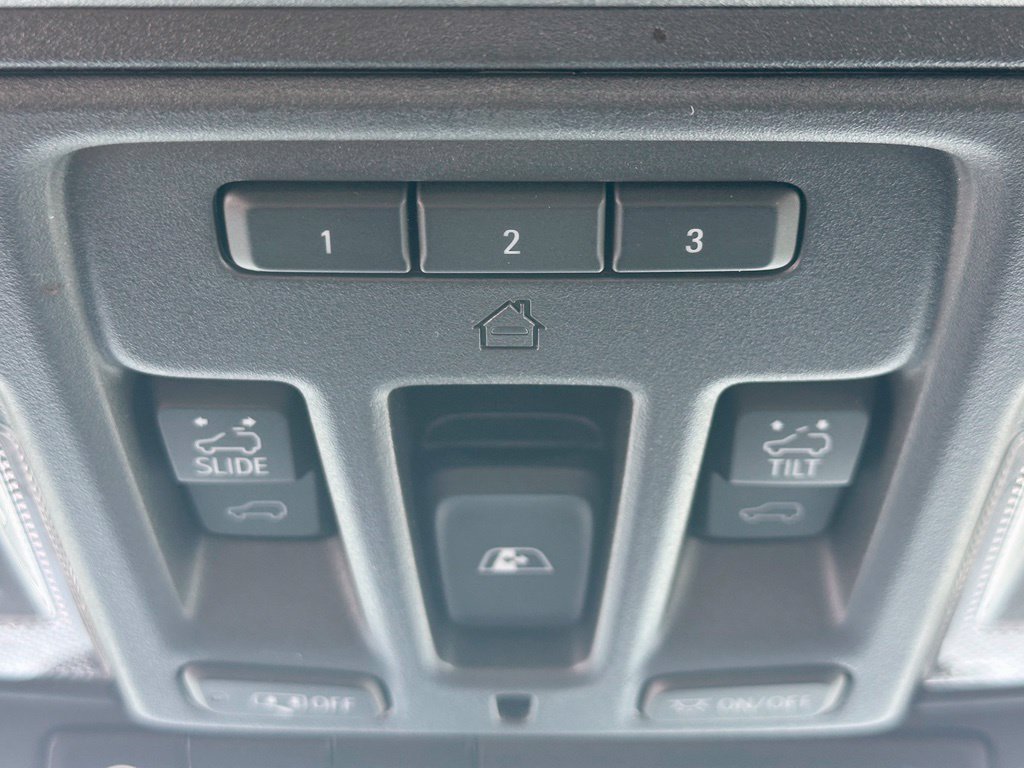 Used 2022 Black GMC AT4 image 43