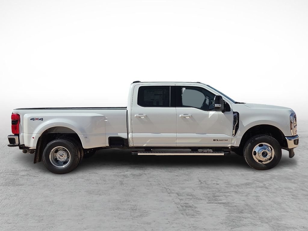 New 2026 Star White Metallic Tri-Coat Ford F-350® Lariat® image 12