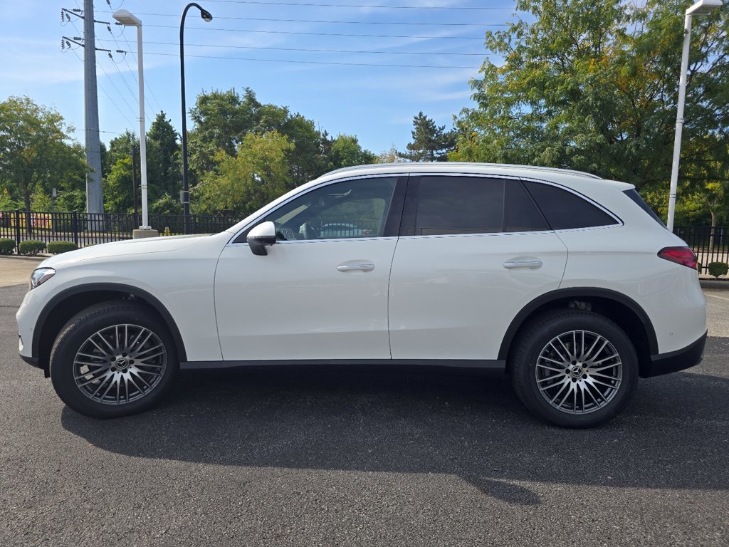New 2027 Polar White Mercedes-Benz GLC 300 image 23
