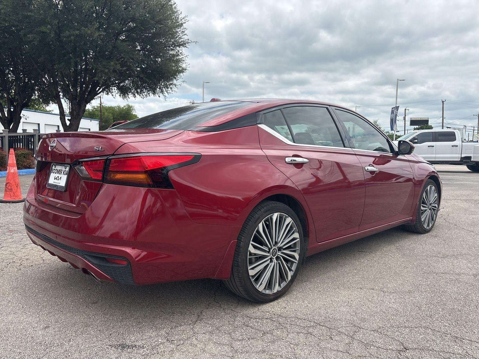 Used 2024 Scarlet Ember Nissan 2.5 SL image 3