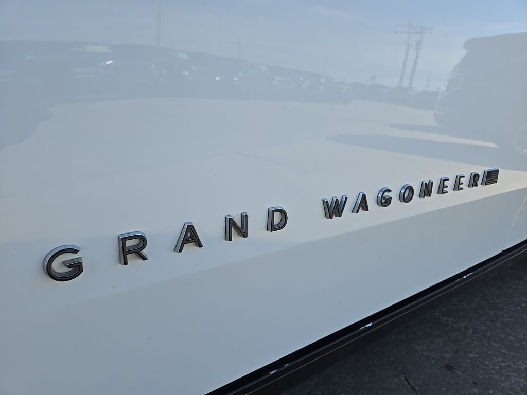 Used 2024 White/off-white Jeep Series II image 19