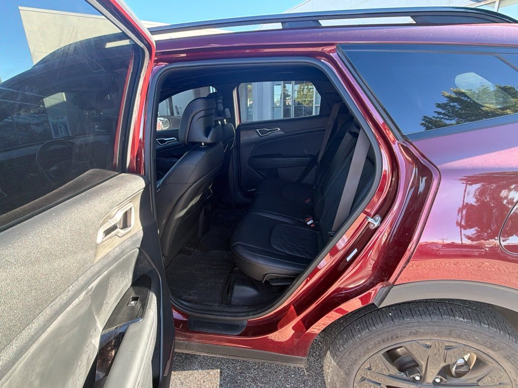 Used 2025 Red Kia X-Line image 18