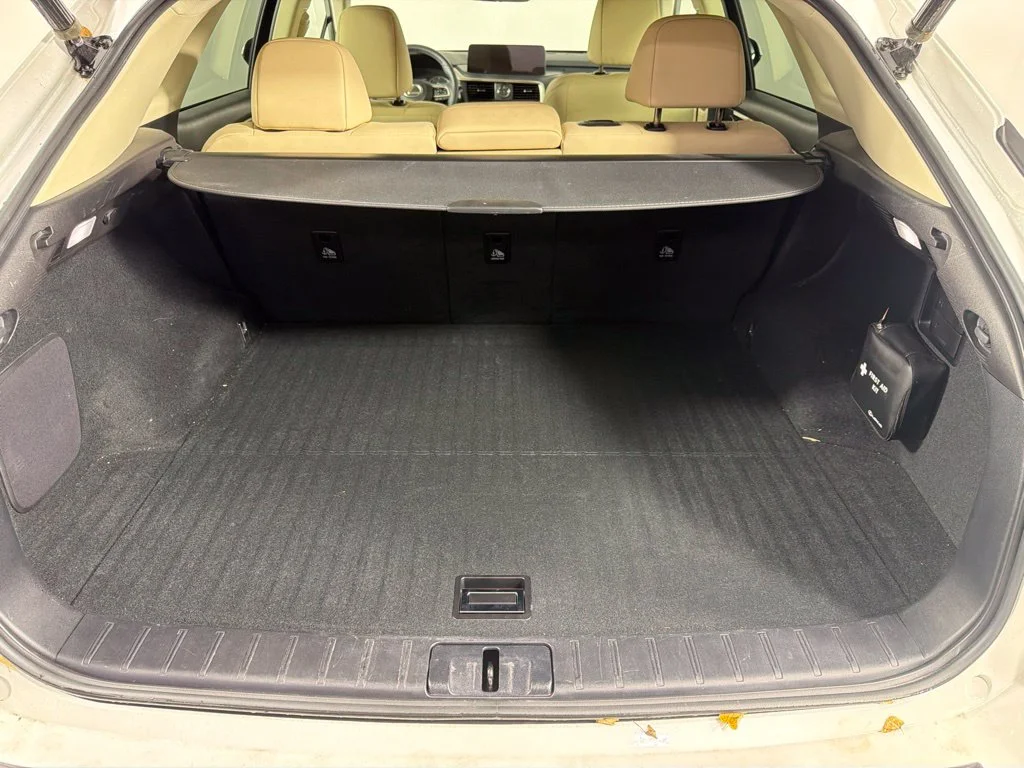 Used 2021 White Lexus 350 image 14