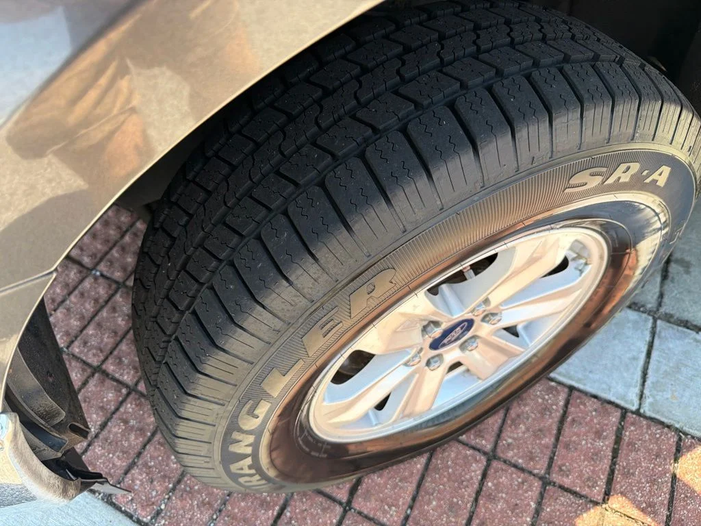 Used 2018 Gray Ford XLT image 10