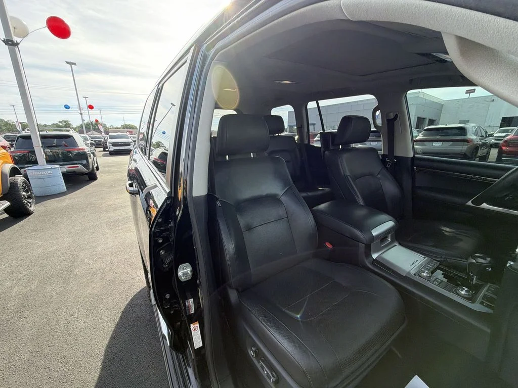 Used 2016 Black Toyota Base image 32