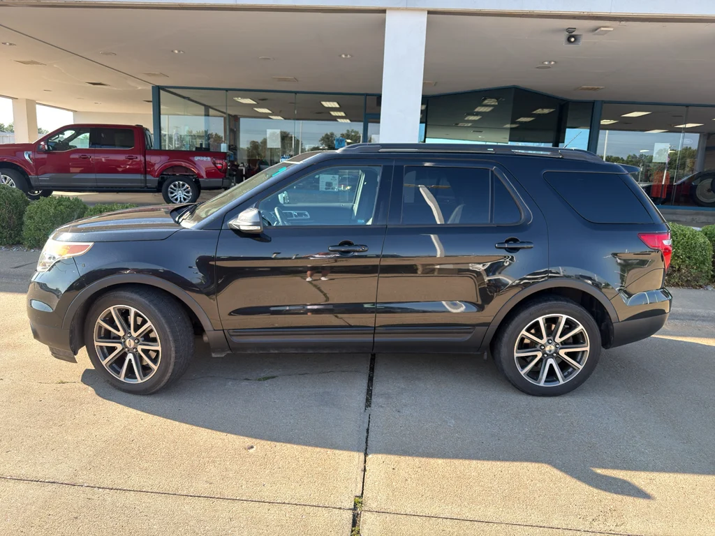 Used 2015 Bronze Fire Metallic Tinted Clearcoat Ford XLT image 9