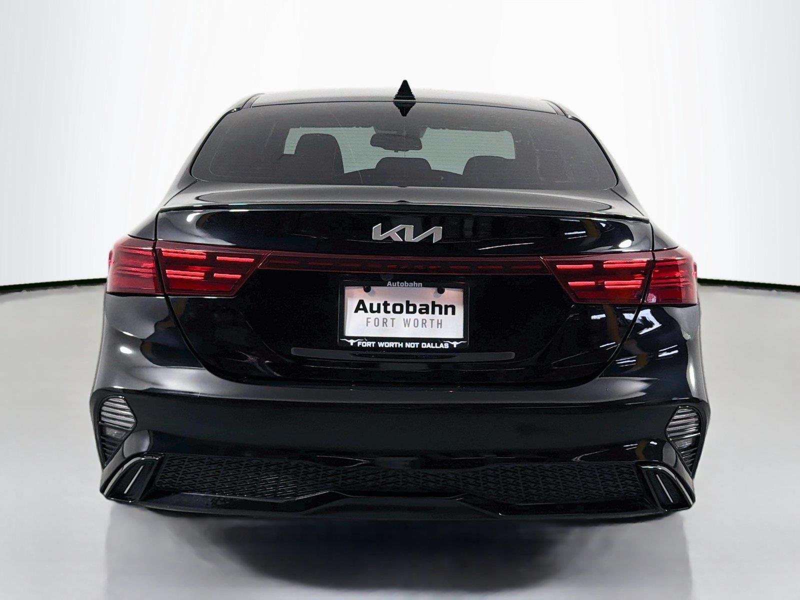 Used 2022 Aurora Black Kia GT-Line image 6