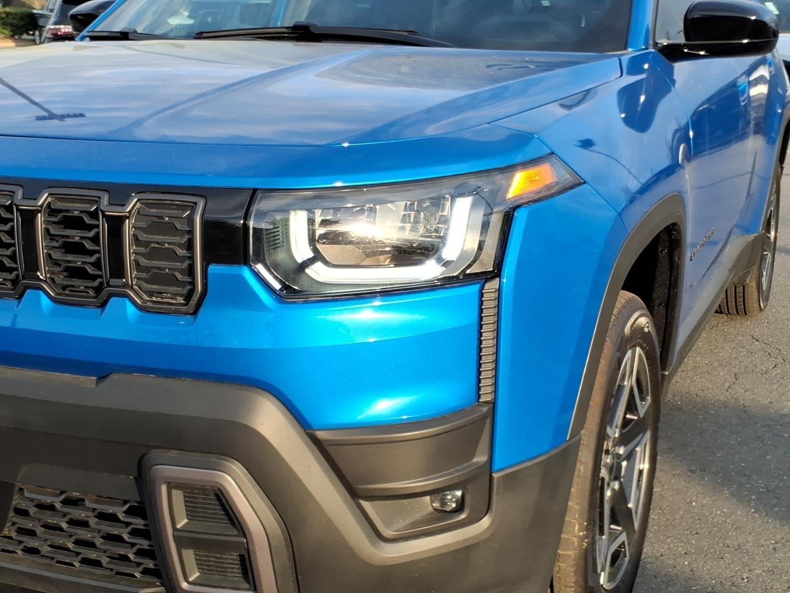 New 2026 Hydro Blue Pearl-Coat Exterior Paint Jeep Laredo image 15