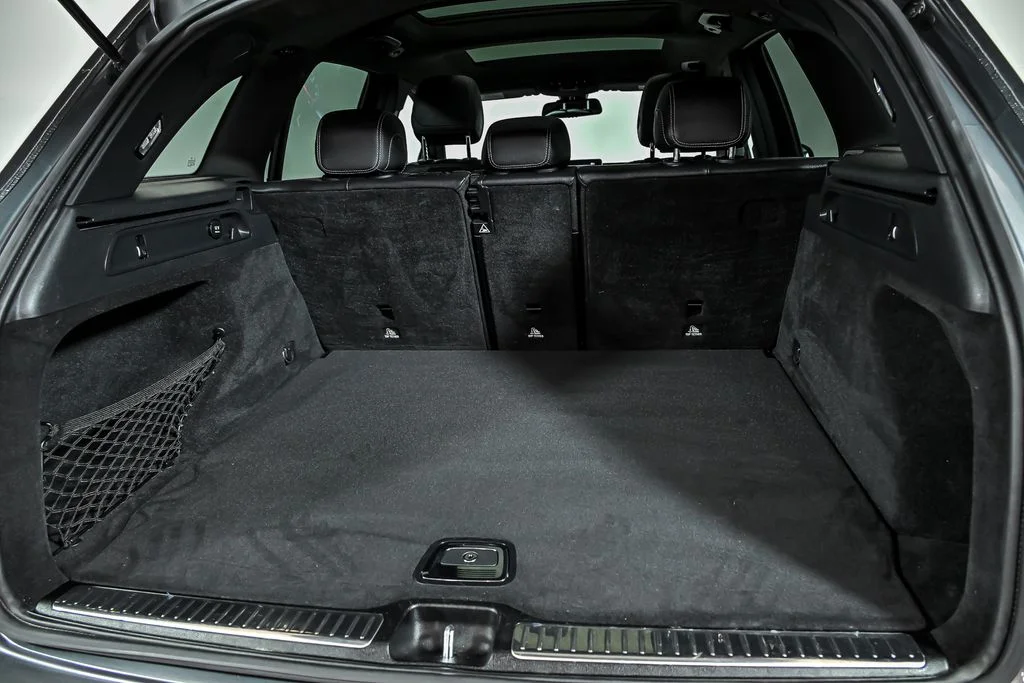 Used 2018  Mercedes-Benz GLC 300 image 9